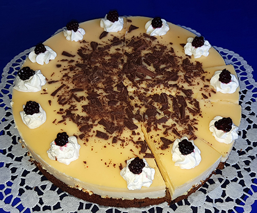 Eierlikör - Torte mit Brombeeren